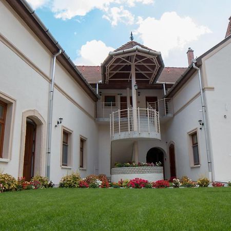 Mecset Apartman Eger Extérieur photo