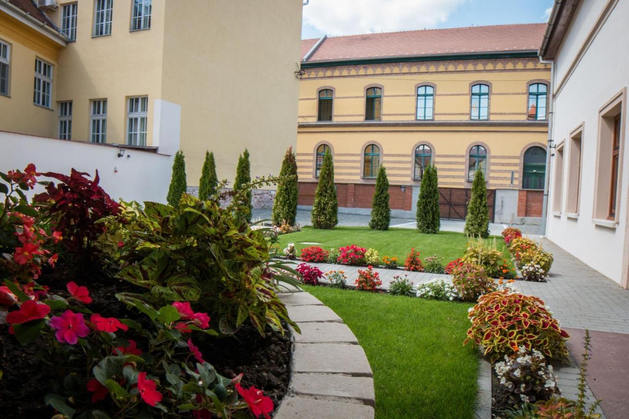 Mecset Apartman Eger Extérieur photo