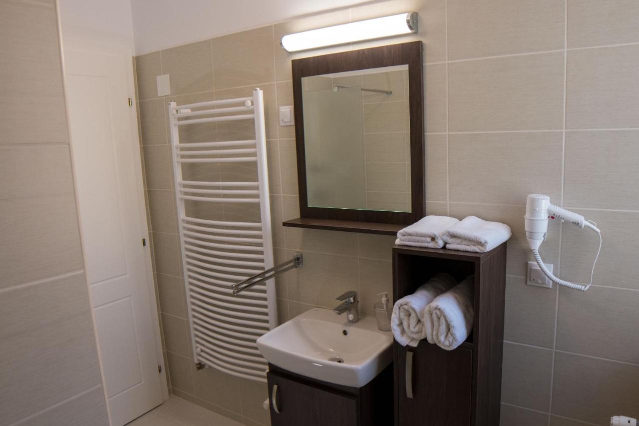 Mecset Apartman Eger Extérieur photo